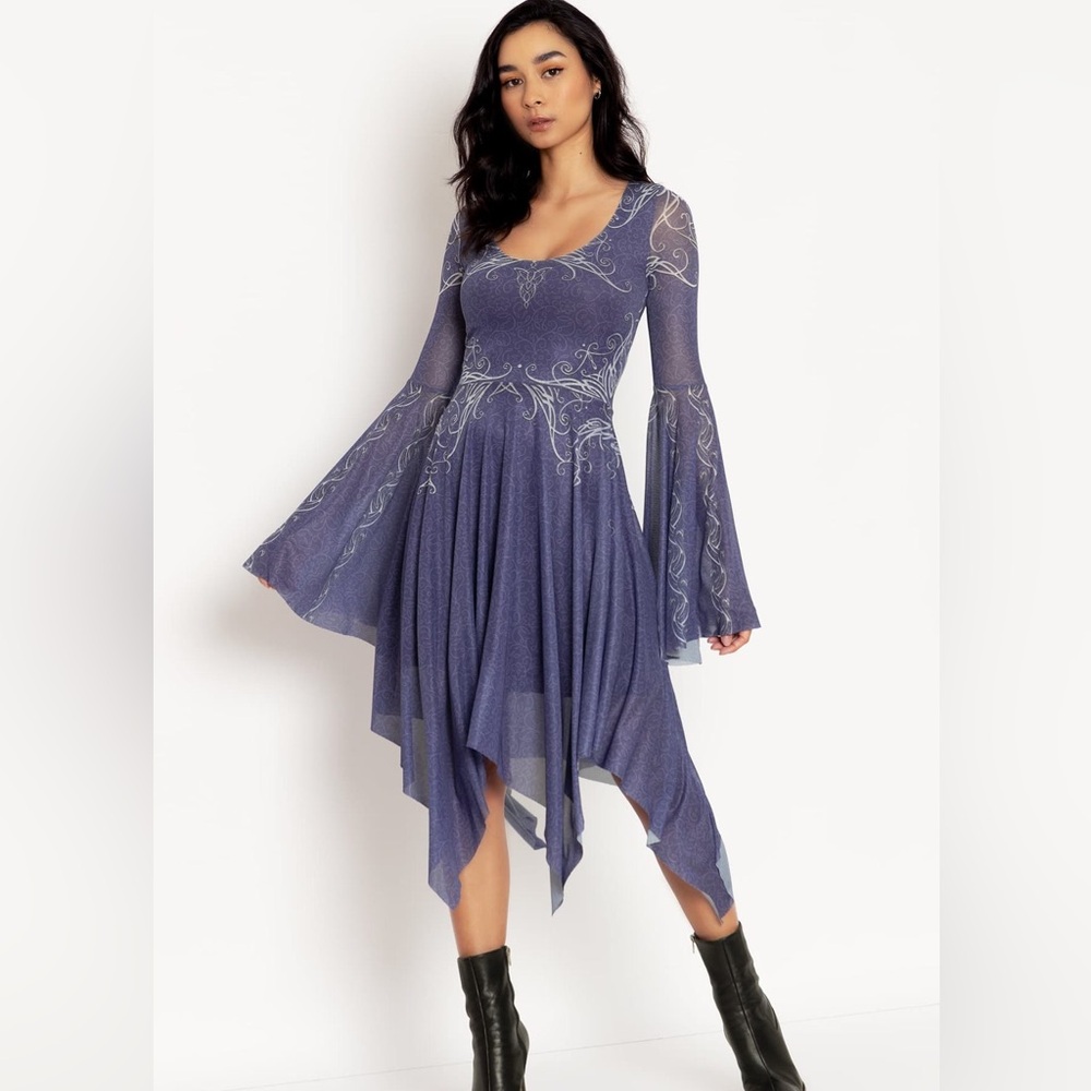 Blackmilk Arwen Ondemiel Hankerchief Dress XL